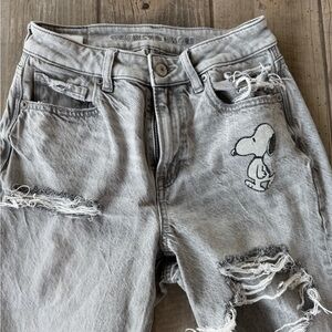 American Eagle Snoopy Peanuts Distressed Gray Jeans Sz 2